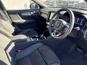VOLVO XC40 2.0 B4P Plus Dark 5Dr Awd Auto