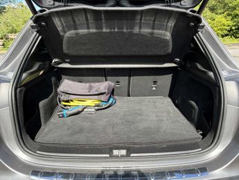 MERCEDES-BENZ EQA Eqa 250 140Kw Amg Line 66.5Kwh 5Dr Auto