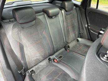 MERCEDES-BENZ GLA Gla 220D 4Matic Amg Line Premium Plus 5Dr Auto