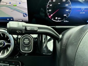 MERCEDES-BENZ GLA Gla 220D 4Matic Amg Line Premium Plus 5Dr Auto