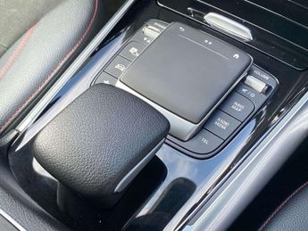 MERCEDES-BENZ EQA Eqa 250 140Kw Amg Line 66.5Kwh 5Dr Auto