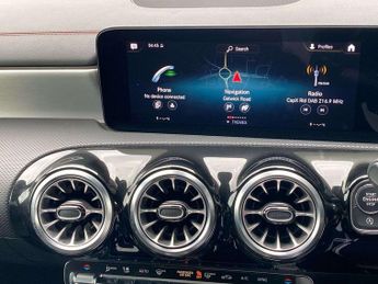 MERCEDES-BENZ CLA Cla 180 Amg Line Premium 4Dr Tip Auto