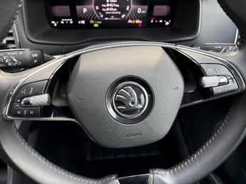 SKODA KAROQ 1.5 Tsi Act Se Drive Suv 5Dr Petrol Dsg Euro 6 (S/S) (150 Ps)