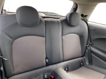 MINI HATCHBACK 1.5 Cooper Hatchback 3Dr Petrol Steptronic Euro 6 (S/S) (136 Ps)