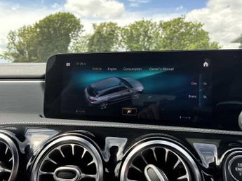 MERCEDES-BENZ CLA Cla 200 Amg Line Premium 5Dr Tip Auto