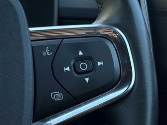 VOLVO XC40 1.5 T3 [163] R Design 5Dr Geartronic