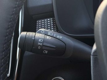 VOLVO XC40 1.5 T3 [163] R Design 5Dr Geartronic