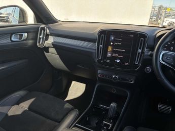 VOLVO XC40 1.5 T3 [163] R Design 5Dr Geartronic