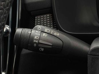 VOLVO XC40 1.5 T3 [163] R Design 5Dr Geartronic