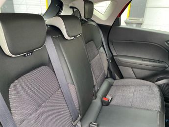 RENAULT CAPTUR 1.6 E-Tech Techno Suv 5Dr Petrol Hybrid Auto Euro 6 (S/S) (145 P