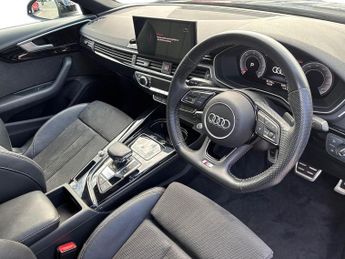 AUDI A4 2.0 Tdi 35 Black Edition Saloon 4Dr Diesel S Tronic Euro 6 (S/S)
