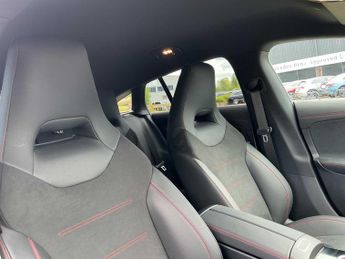MERCEDES-BENZ CLA Cla 220D Amg Line Premium 5Dr Tip Auto