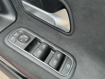 MERCEDES-BENZ CLA Cla 220D Amg Line Premium 5Dr Tip Auto