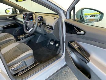 VOLKSWAGEN Id.5 210Kw Match Pro 77Kwh 5Dr Auto