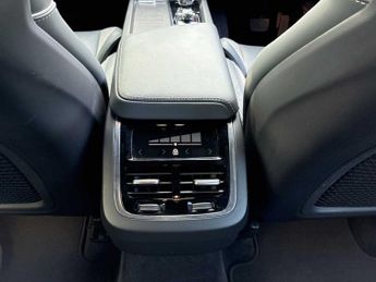 VOLVO XC60 2.0 B4P Plus Dark 5Dr Geartronic