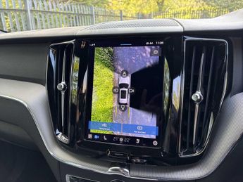 VOLVO XC60 2.0 B4P Plus Dark 5Dr Geartronic