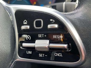 MERCEDES-BENZ C CLASS C200 Sport Premium 4Dr 9G-Tronic