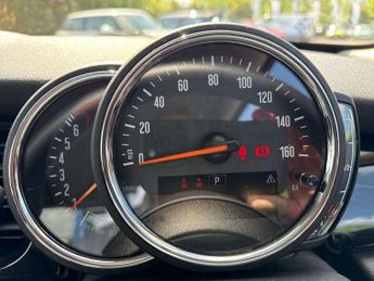 MINI HATCHBACK 1.5 Cooper Classic 3Dr Auto