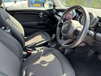 MINI HATCHBACK 1.5 Cooper Classic 3Dr Auto