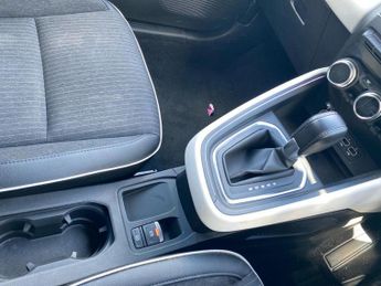 RENAULT CLIO 1.6 E-Tech Techno Hatchback 5Dr Petrol Hybrid Auto Euro 6 (S/S) 