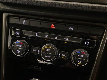 VOLKSWAGEN T-ROC 1.5 Tsi Gpf Evo Design Suv 5Dr Petrol Dsg Euro 6 (S/S) (150 Ps)