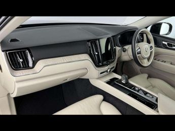 VOLVO XC60 2.0 B4P Plus Dark 5Dr Geartronic