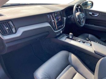 VOLVO XC60 2.0 B5P Core 5Dr Awd Geartronic