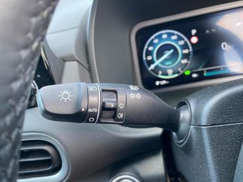 HYUNDAI KONA 39Kwh Premium Suv 5Dr Electric Auto (10.5Kw Charger) (136 Ps)