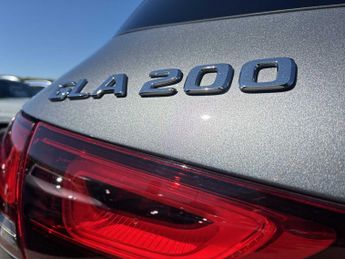 MERCEDES-BENZ GLA Gla 200 Amg Line Executive 5Dr Auto