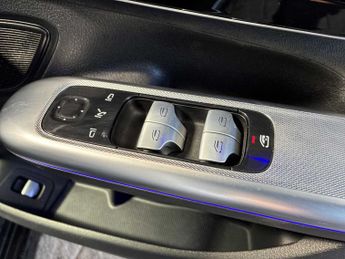 MERCEDES-BENZ EQE Eqe 300 180Kw Amg Line Premium 89Kwh 4Dr Auto