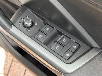 AUDI Q3 40 Tdi 200 Quattro Black Ed 5Dr S Tronic [C+S]