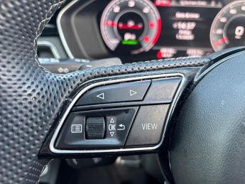 AUDI A4 2.0 Tdi 35 Black Edition Saloon 4Dr Diesel S Tronic Euro 6 (S/S)