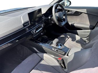 AUDI A4 2.0 Tdi 35 Black Edition Saloon 4Dr Diesel S Tronic Euro 6 (S/S)