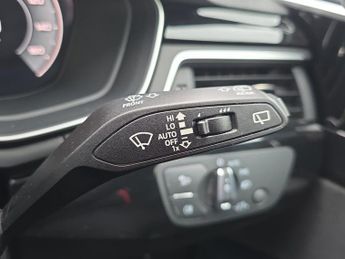 AUDI A4 2.0 Tdi 35 Black Edition Estate 5Dr Diesel S Tronic Euro 6 (S/S)