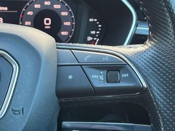 AUDI Q3 35 Tdi S Line 5Dr S Tronic