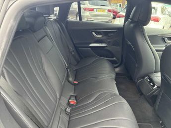 MERCEDES-BENZ EQE Eqe 350+ 215Kw Amg Line Edition 96Kwh 4Dr Auto