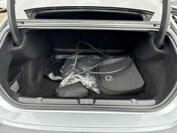 MERCEDES-BENZ EQE Eqe 350+ 215Kw Amg Line Edition 96Kwh 4Dr Auto