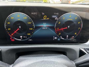 MERCEDES-BENZ CLA Cla 200 Amg Line Executive 4Dr Tip Auto
