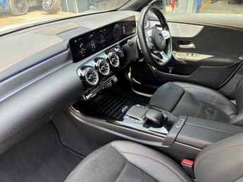 MERCEDES-BENZ CLA Cla 200 Amg Line Executive 4Dr Tip Auto