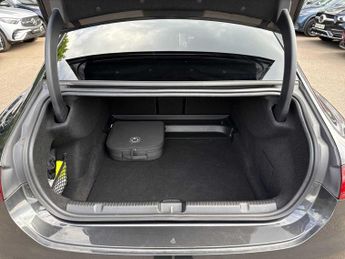 MERCEDES-BENZ EQE Eqe 350+ 215Kw Sport Edition 96Kwh 4Dr Auto