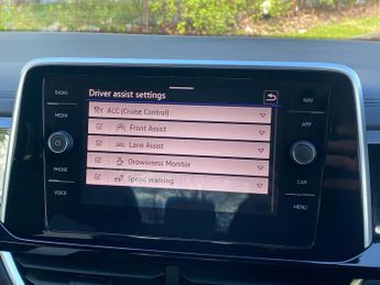 VOLKSWAGEN T-ROC 1.5 Tsi R-Line 5Dr Dsg