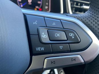 VOLKSWAGEN T-ROC 1.5 Tsi R-Line 5Dr Dsg