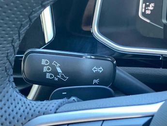 VOLKSWAGEN T-ROC 1.5 Tsi R-Line 5Dr Dsg