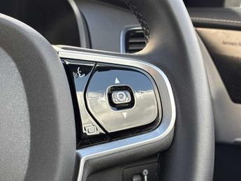 VOLVO XC90 2.0 B5D [235] R Design 5Dr Awd Geartronic