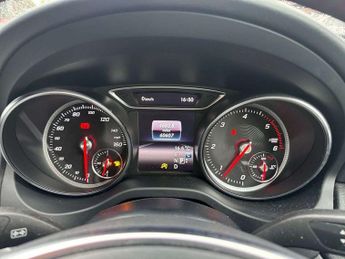 MERCEDES-BENZ CLA Cla 220D Amg Line 4Dr Tip Auto