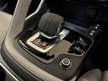 JAGUAR E-PACE 1.5 P300E R-Dynamic Hse 5Dr Auto