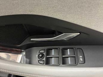 JAGUAR E-PACE 1.5 P300E R-Dynamic Hse 5Dr Auto