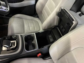 JAGUAR E-PACE 1.5 P300E R-Dynamic Hse 5Dr Auto