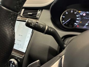 JAGUAR E-PACE 1.5 P300E R-Dynamic Hse 5Dr Auto