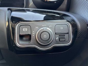 MERCEDES-BENZ A CLASS A200 Sport Executive 5Dr Auto